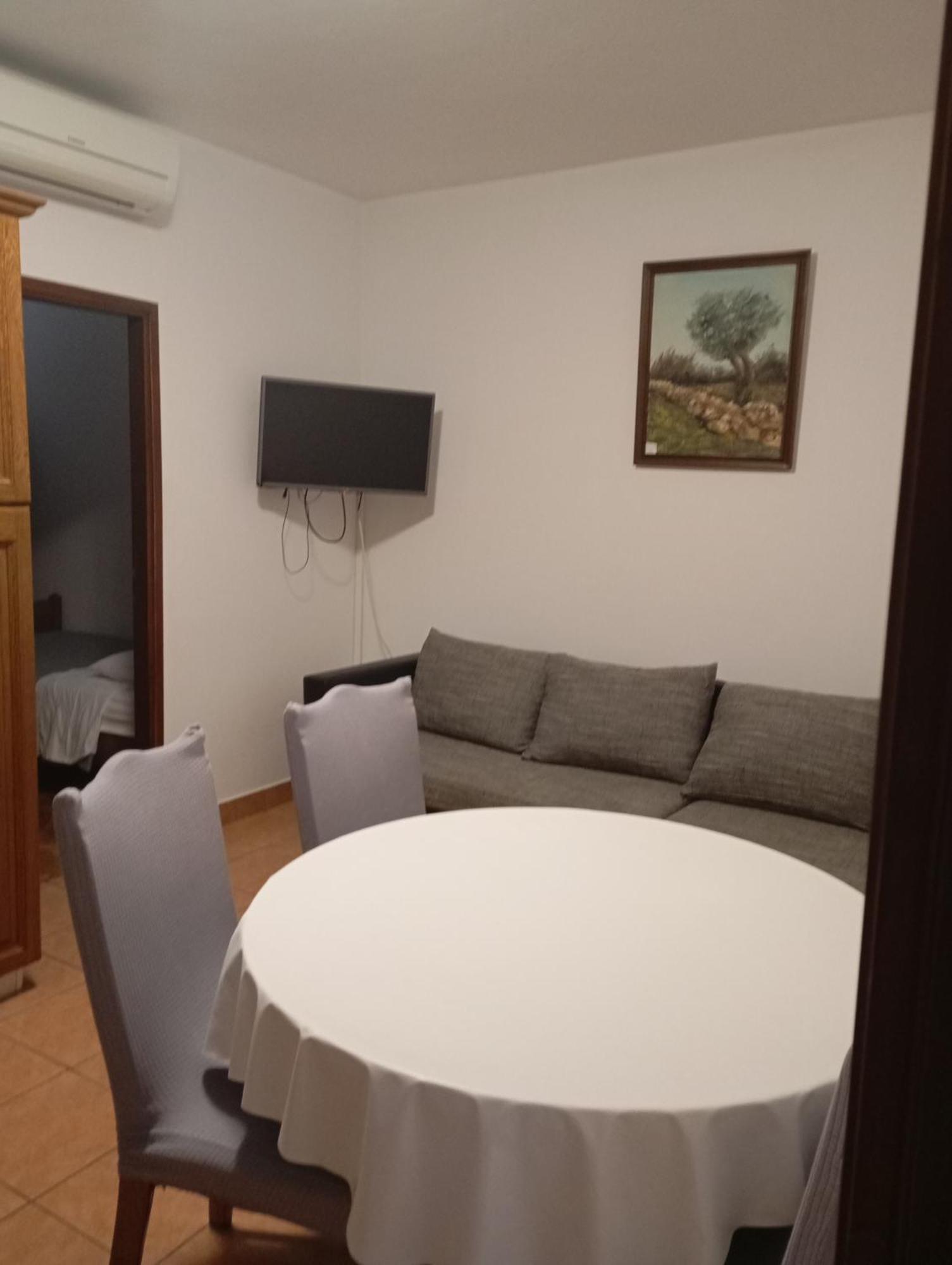 Apartmani Milena Biograd Na Moru Room photo